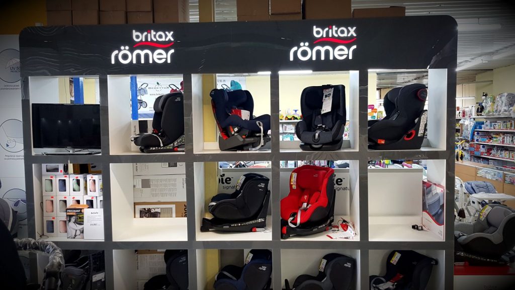 The Shelf for prams and car seats has illuminated logos.