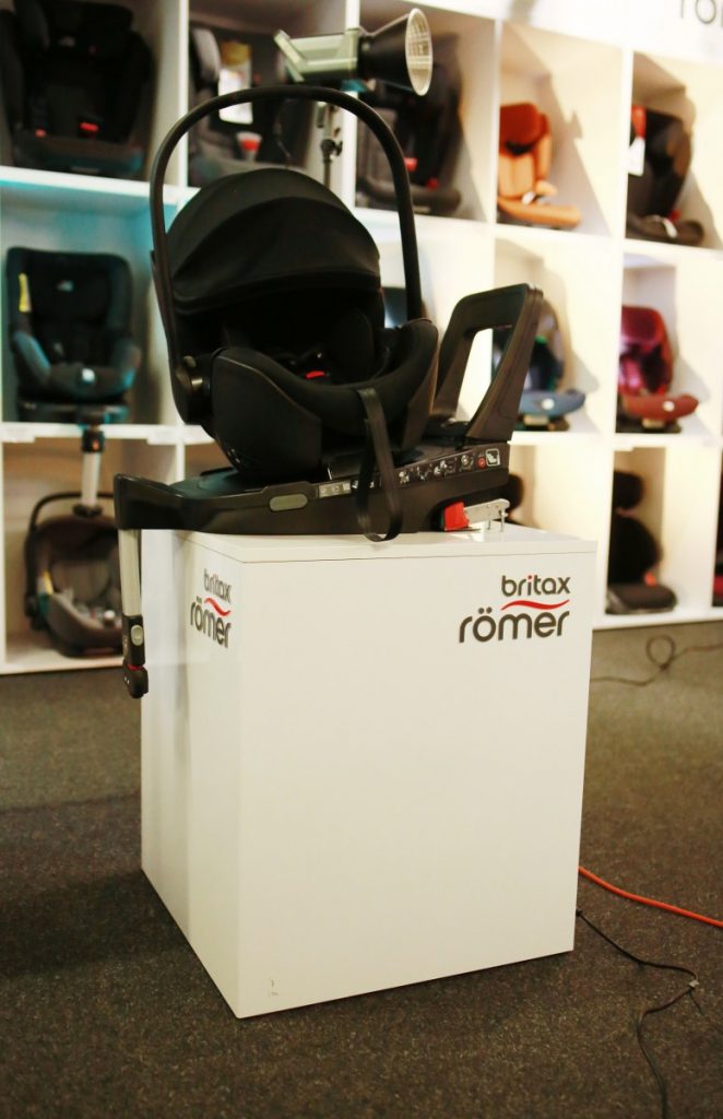 This car seats platform is made for BRITAX-ROMER.