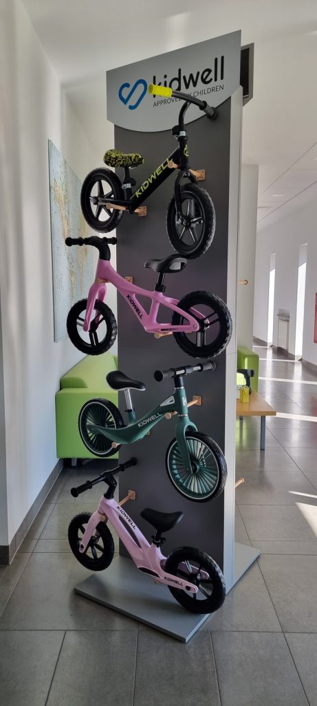 Ekspozytor na rowerki